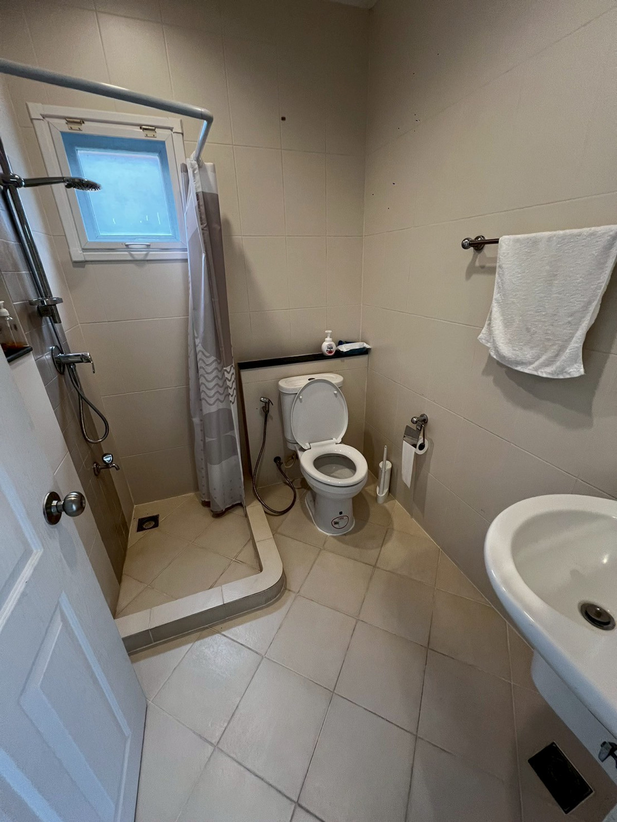 For RentHouseChaengwatana, Muangthong : house, 3 bedrooms, 3 bathrooms, close to HomePro Pakkret, near ISB International School.