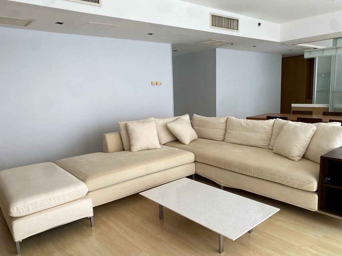 ให้เช่าคอนโดวิทยุ ชิดลม หลังสวน : ให้เช่าคอนโด ใจกลางเมือง Langsuan Ville 2 bedrooms 2bathrooms