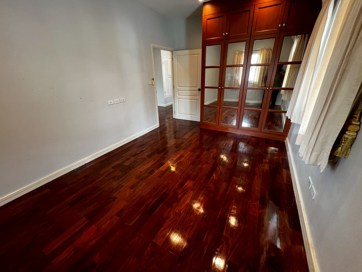 For RentHouseChaengwatana, Muangthong : house, 3 bedrooms, 3 bathrooms, close to HomePro Pakkret, near ISB International School.