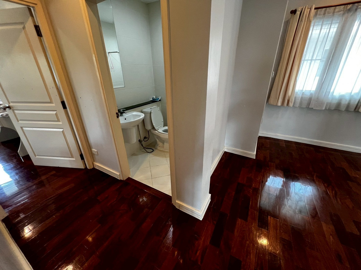 For RentHouseChaengwatana, Muangthong : house, 3 bedrooms, 3 bathrooms, close to HomePro Pakkret, near ISB International School.