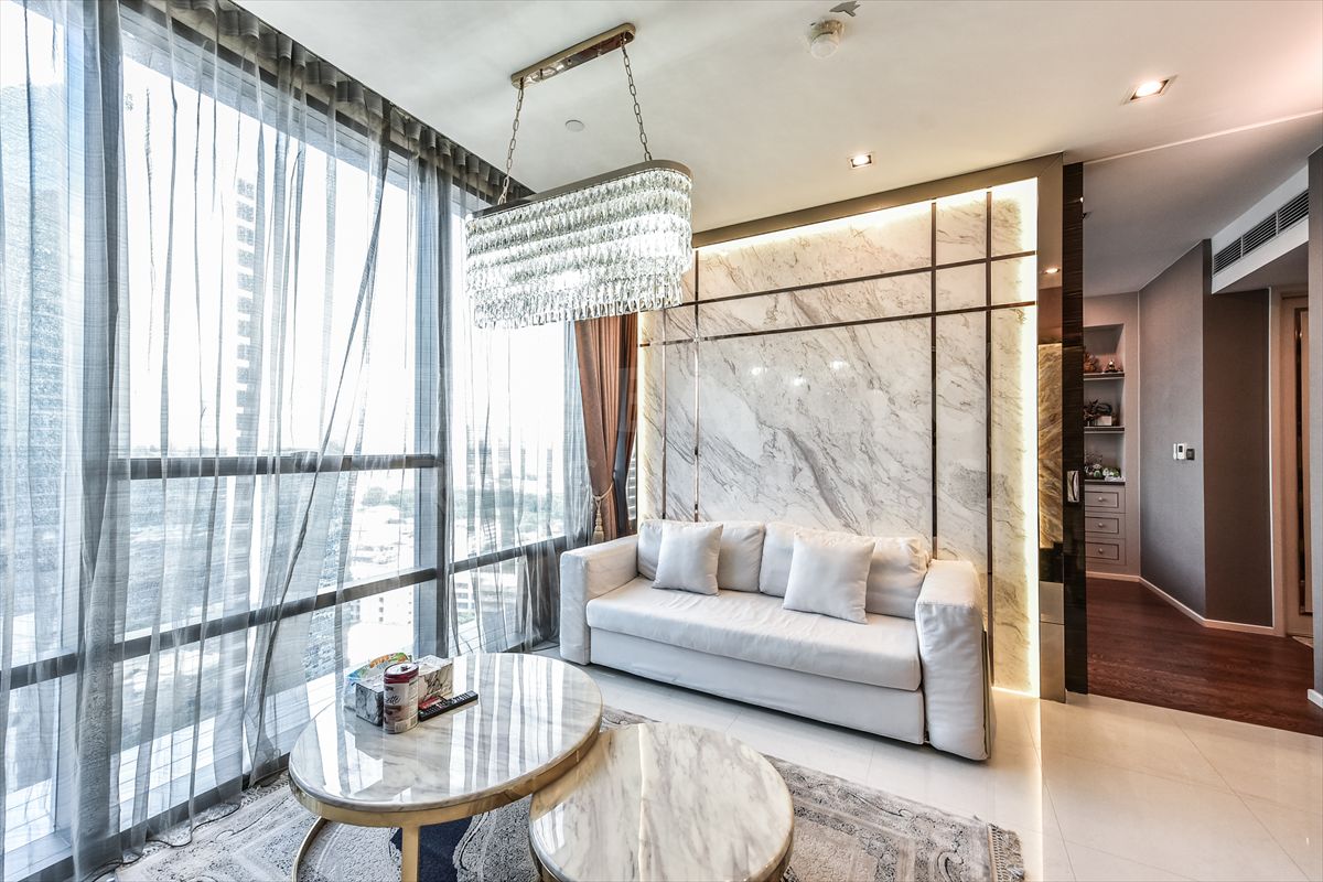 CondoSathorn, Narathiwat : The room is very beautiful, the most Rare condo next to the BTS Surasak.