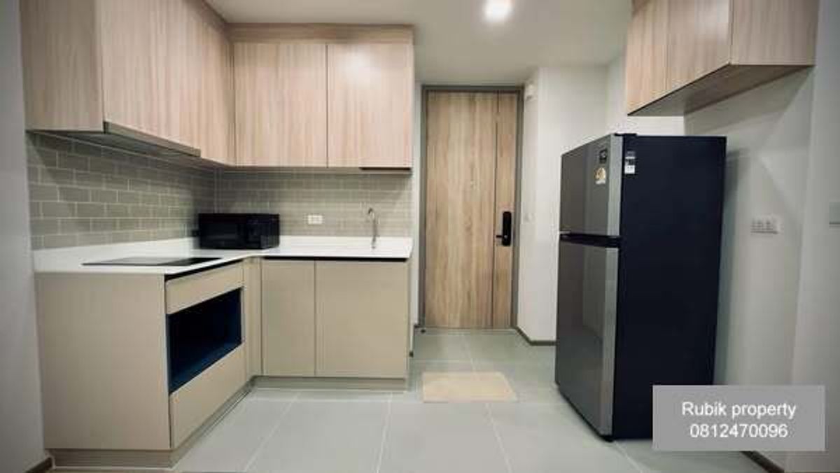 For RentCondoRatchathewi,Phayathai : The room is empty! For rent XT Phayathai (XT Phaya Thai), a modern condo near BTS Phayathai only 650 meters, ready to move in (RB979)