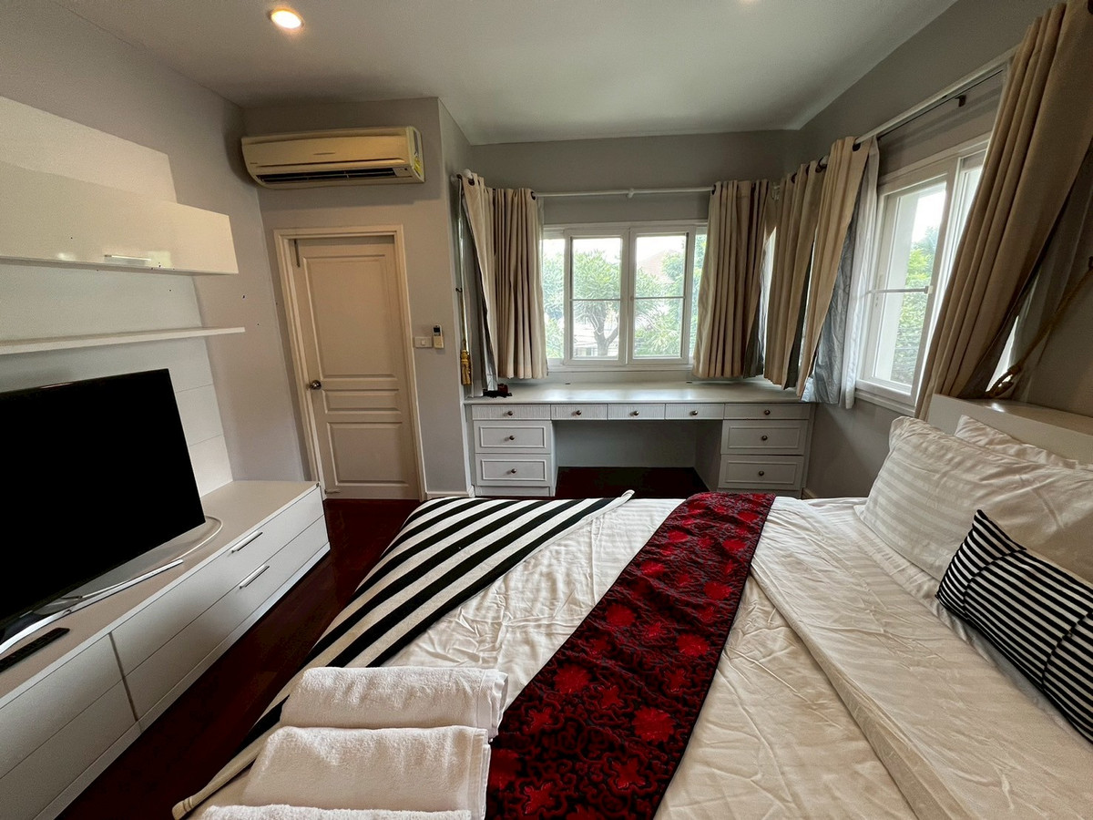 For RentHouseChaengwatana, Muangthong : house, 3 bedrooms, 3 bathrooms, close to HomePro Pakkret, near ISB International School.