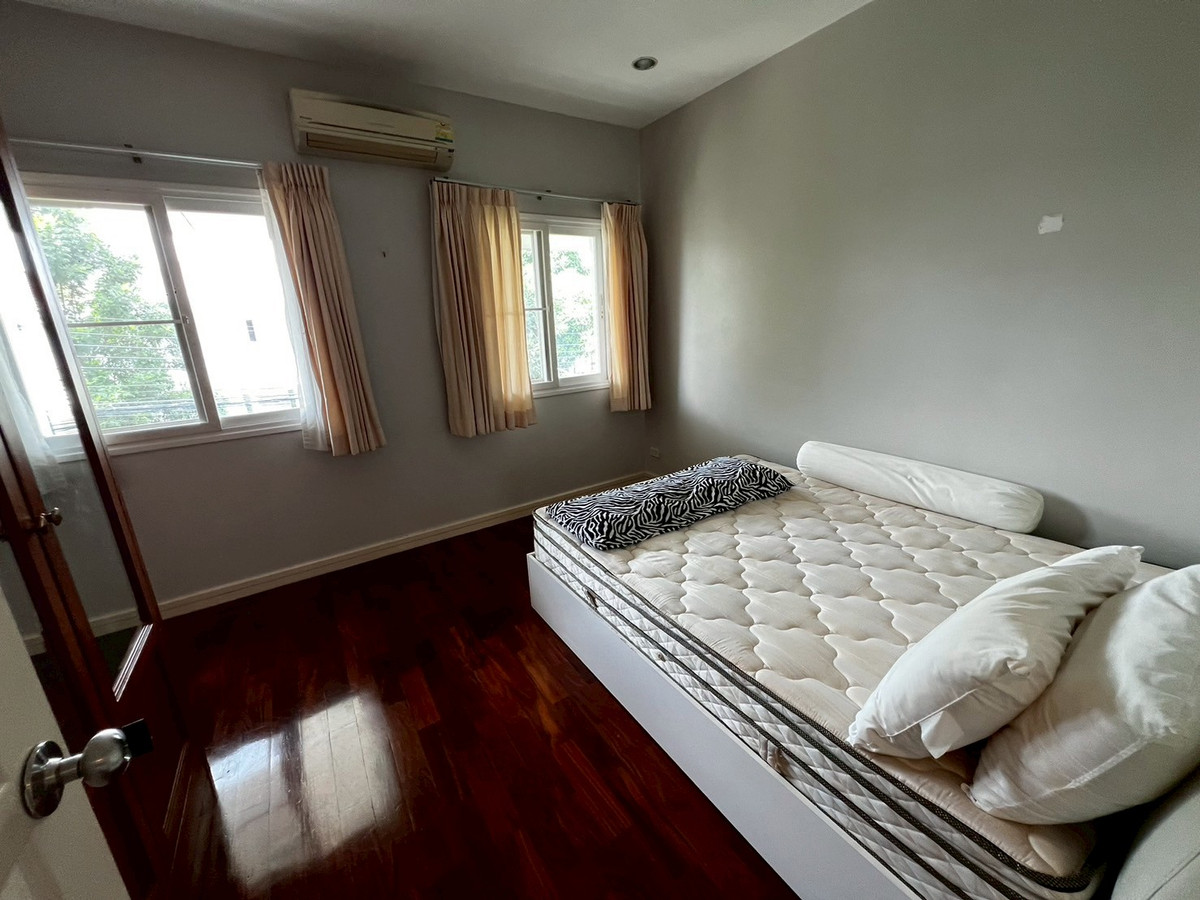 For RentHouseChaengwatana, Muangthong : house, 3 bedrooms, 3 bathrooms, close to HomePro Pakkret, near ISB International School.