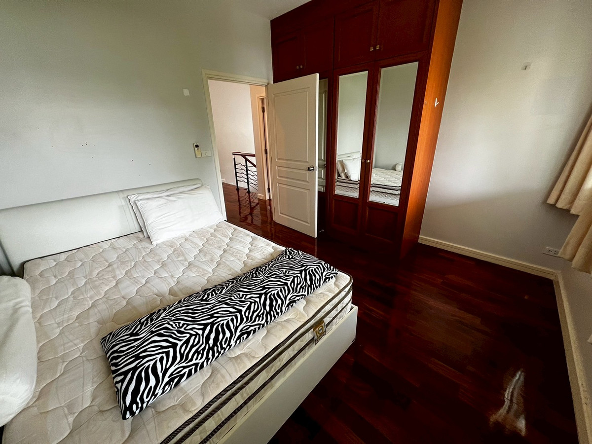 For RentHouseChaengwatana, Muangthong : house, 3 bedrooms, 3 bathrooms, close to HomePro Pakkret, near ISB International School.