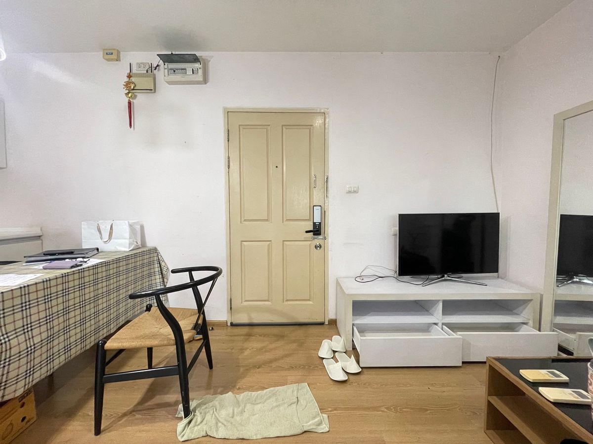 ขายคอนโดลาดพร้าว เซ็นทรัลลาดพร้าว : Sym Vipha Ladprao ขายด่วน 2.55 ล้าน วิวโล่ง ห้องสวย ทำเลดีมาก สอบถามได้เลยครับ