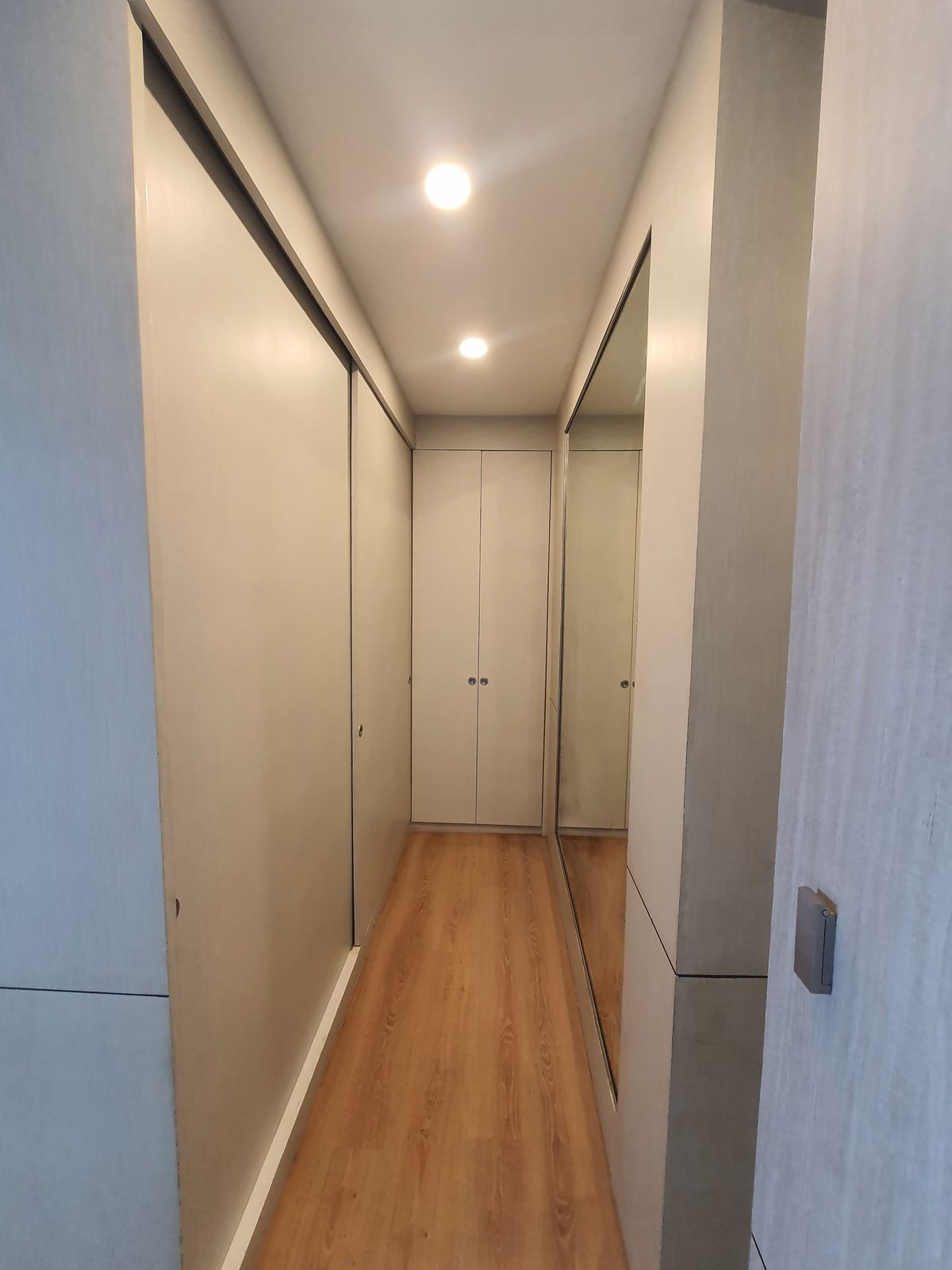 For SaleCondoLadprao, Central Ladprao : The highest in Ladprao, luxury condo 51.9 sqm. Floor 44, the view of all buildings, reserved urgently, Di Issara Ladprao, only 400 meters. To MRT Ladprao, the opportunity of the year, investment today for value tomorrow! Rare Unit Gold location is lower t