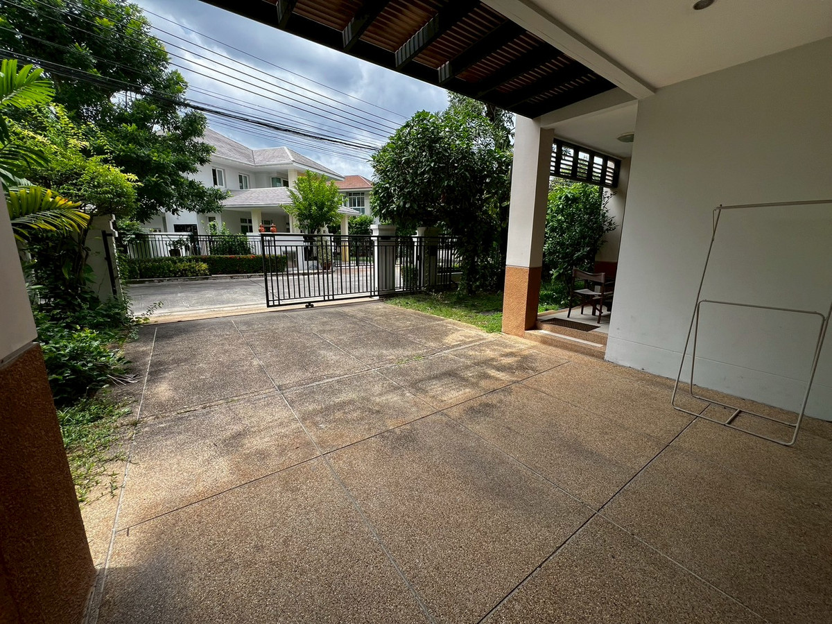 For RentHouseChaengwatana, Muangthong : house, 3 bedrooms, 3 bathrooms, close to HomePro Pakkret, near ISB International School.