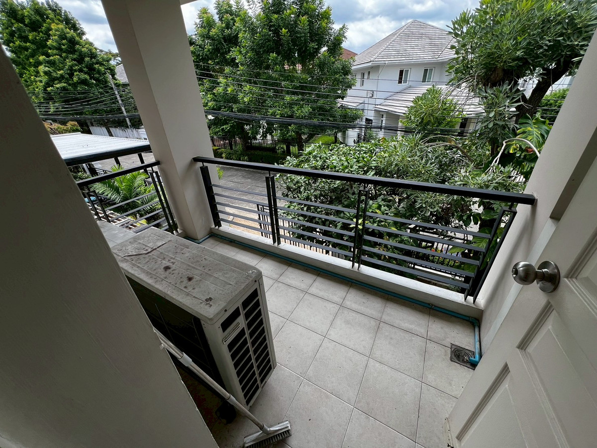 For RentHouseChaengwatana, Muangthong : house, 3 bedrooms, 3 bathrooms, close to HomePro Pakkret, near ISB International School.