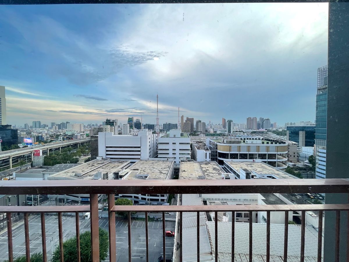 ขายคอนโดลาดพร้าว เซ็นทรัลลาดพร้าว : Sym Vipha Ladprao ขายด่วน 2.55 ล้าน วิวโล่ง ห้องสวย ทำเลดีมาก สอบถามได้เลยครับ