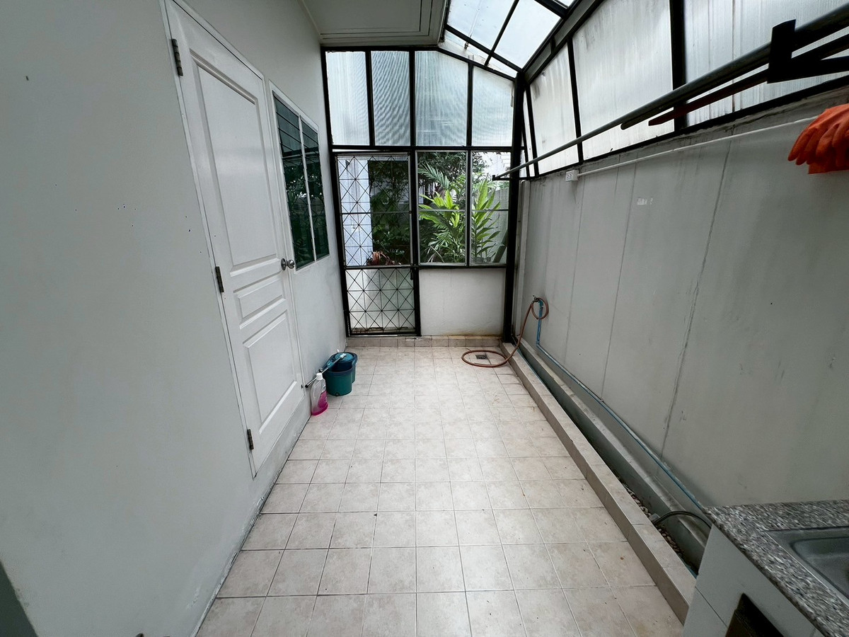 For RentHouseChaengwatana, Muangthong : house, 3 bedrooms, 3 bathrooms, close to HomePro Pakkret, near ISB International School.