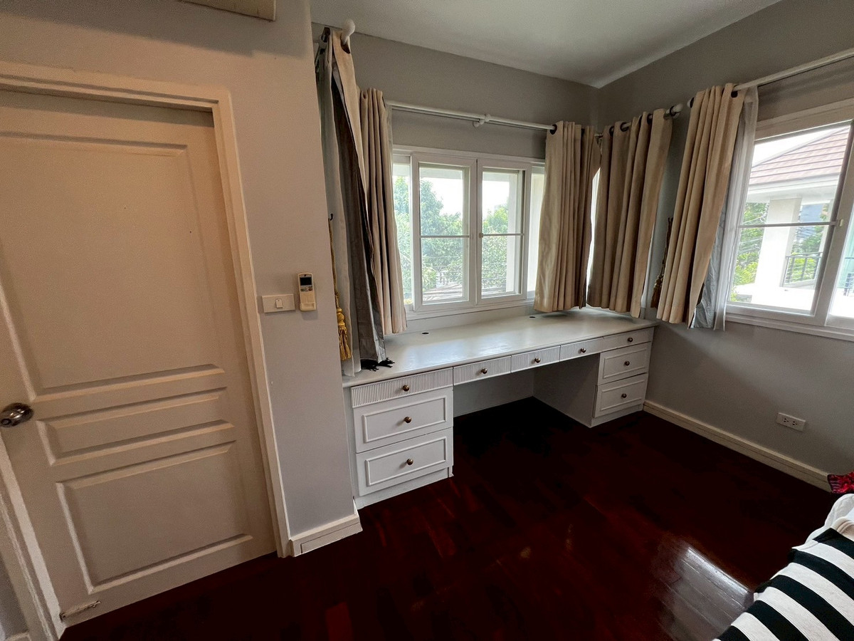 For RentHouseChaengwatana, Muangthong : house, 3 bedrooms, 3 bathrooms, close to HomePro Pakkret, near ISB International School.