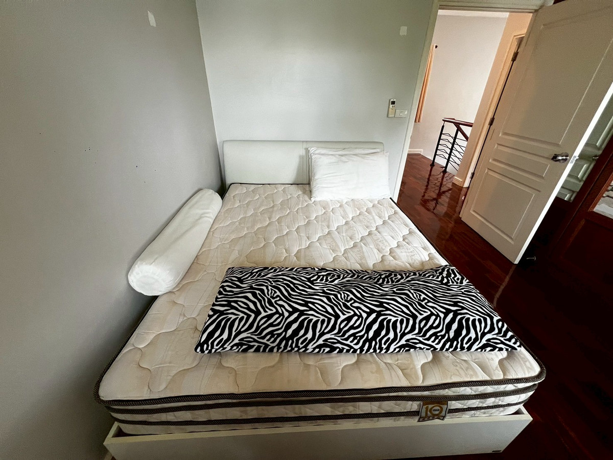 For RentHouseChaengwatana, Muangthong : house, 3 bedrooms, 3 bathrooms, close to HomePro Pakkret, near ISB International School.