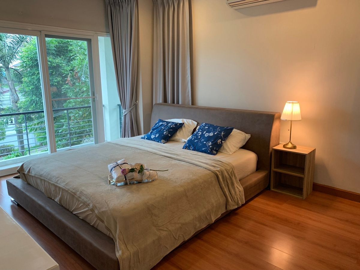 For RentHouseChaengwatana, Muangthong : house, 3 bedrooms, 3 bathrooms, close to HomePro Pakkret, near ISB International School.