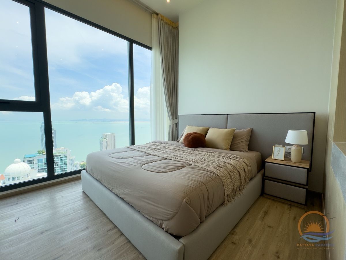 คอนโดพัทยา บางแสน ชลบุรี สัตหีบ : Arom Wongamat - 2 ห้องนอน วิวทะเลชั้นสูง พร้อม Private Jacuzzi ที่ระเบียง