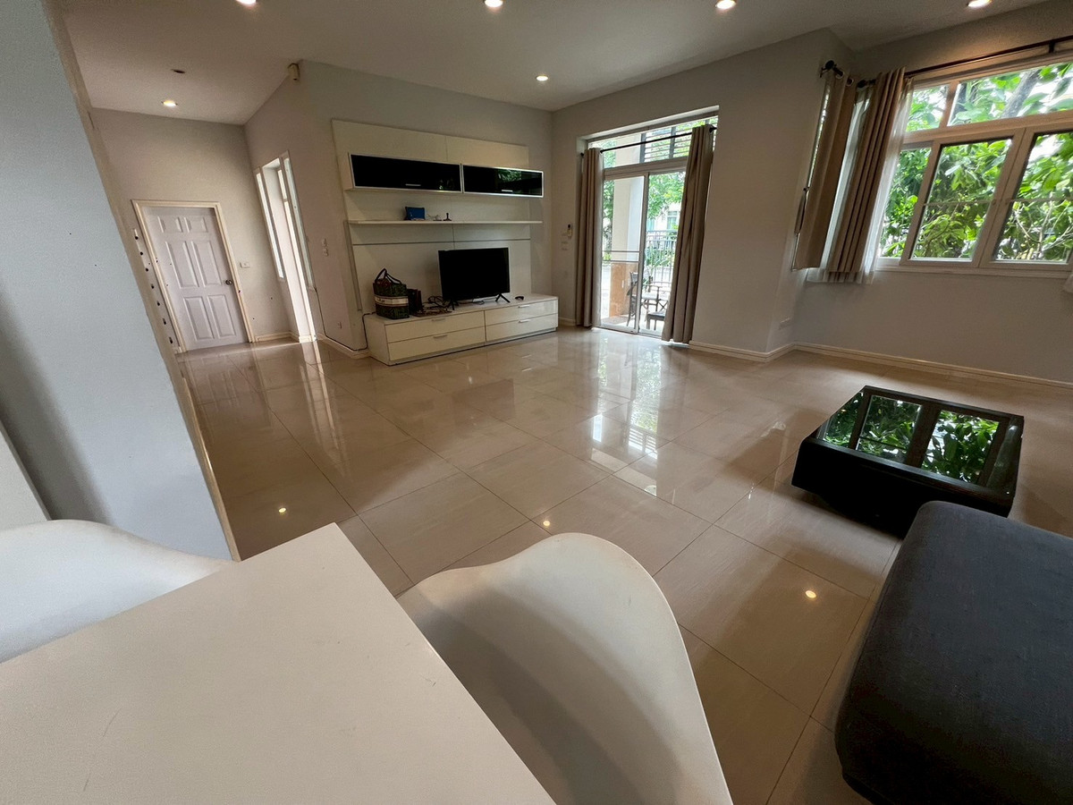 For RentHouseChaengwatana, Muangthong : house, 3 bedrooms, 3 bathrooms, close to HomePro Pakkret, near ISB International School.