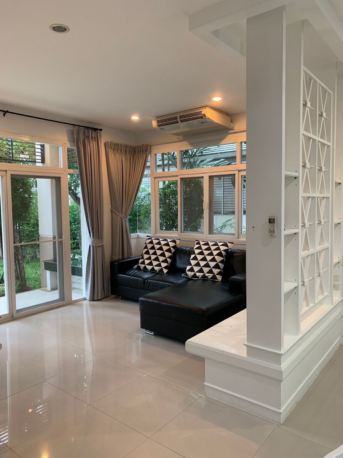 For RentHouseChaengwatana, Muangthong : house, 3 bedrooms, 3 bathrooms, close to HomePro Pakkret, near ISB International School.