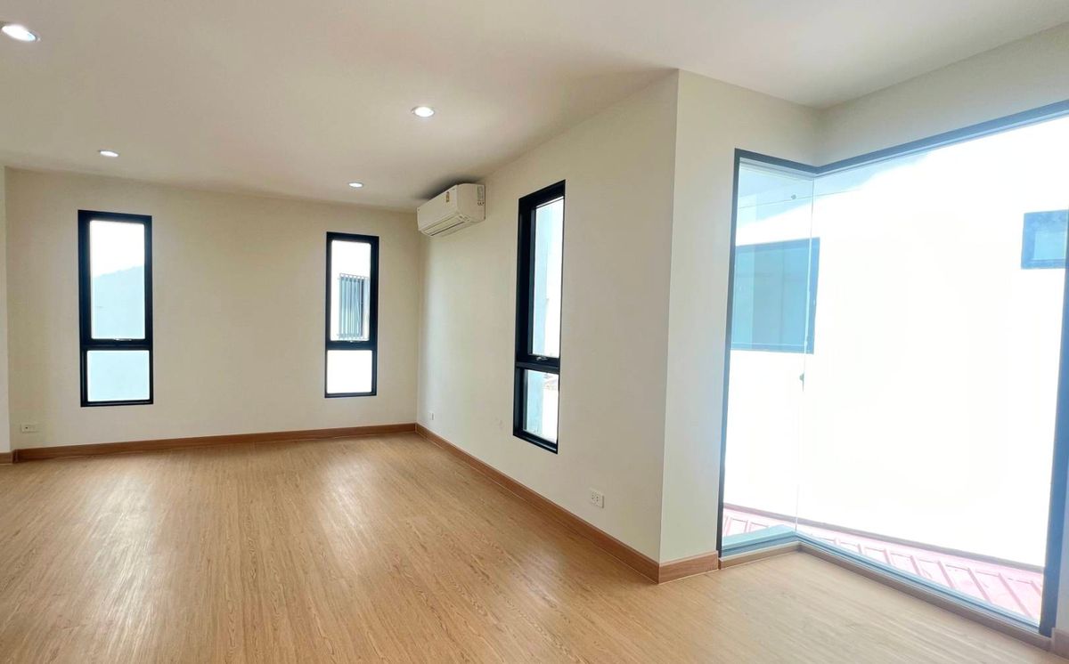 ขายบ้านสมุทรปราการ สำโรง : ขายด่วนบ้านเดี่ยว 3 ชั้น บ้านใหม่ 5นอน กฤษดานคร 21 ราคาพิเศษสุด