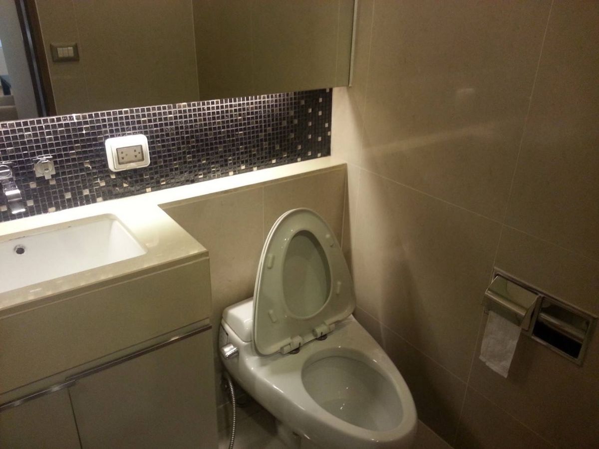 คอนโดสาทร นราธิวาส : FOR RENT AND SALE THE ADDRESS ASOKE 