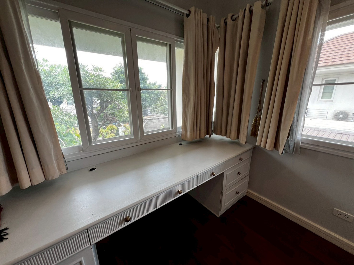 For RentHouseChaengwatana, Muangthong : house, 3 bedrooms, 3 bathrooms, close to HomePro Pakkret, near ISB International School.