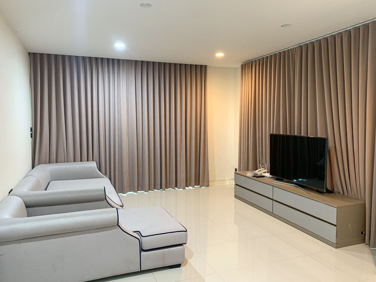 ให้เช่าบ้านพัฒนาการ ศรีนครินทร์ : ให้เช่าบ้านเดี่ยว2ชั้น โครงการเศรษฐสิริกรุงเทพกรีฑา  แอร์เฟอร์นิเจอร์ครบ มี4ห้องนอน3ห้องน้ำ1ห้องนั่งเล่น ราคาเช่า98,000บาท