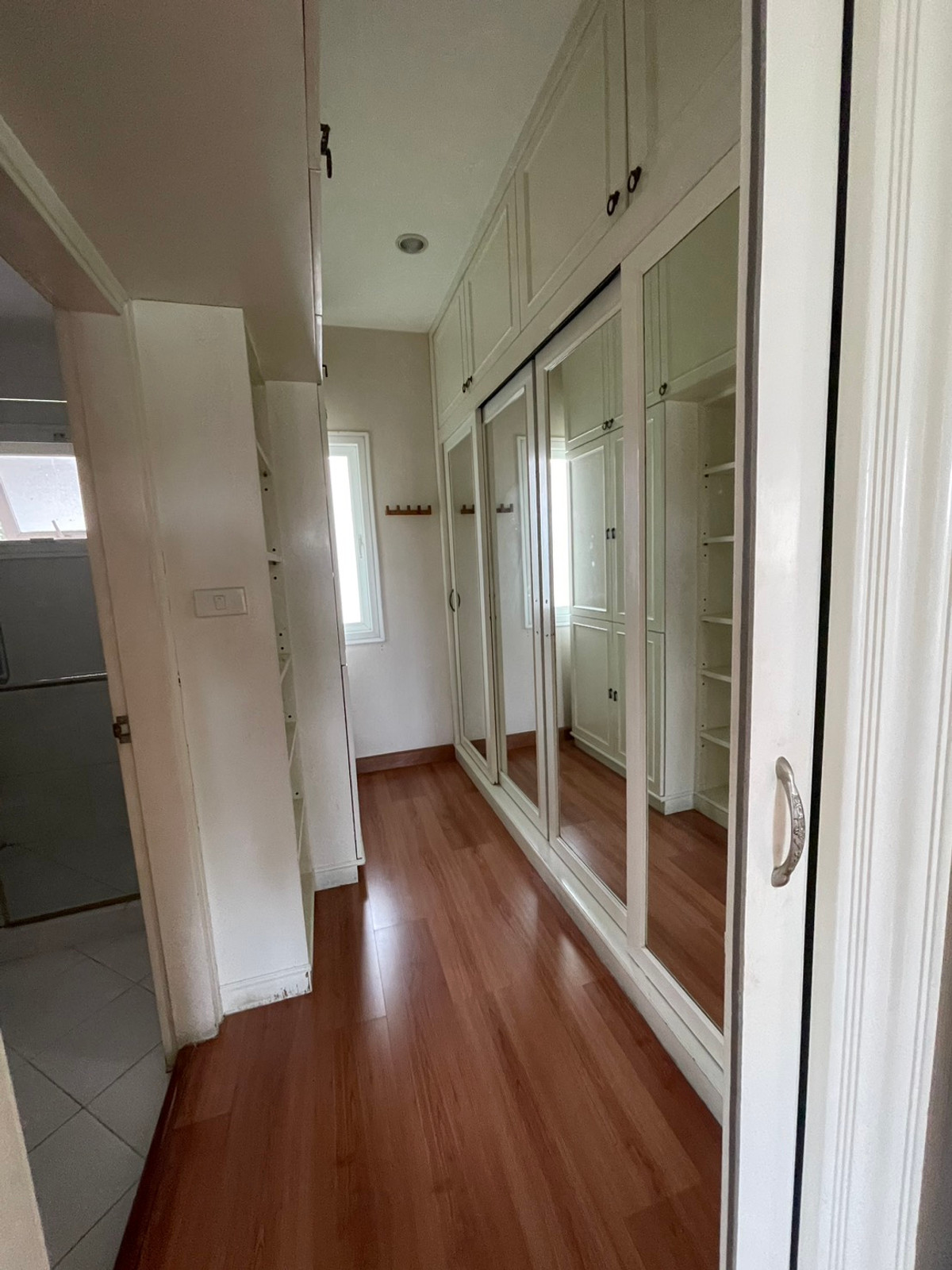 For RentHouseChaengwatana, Muangthong : house, 3 bedrooms, 3 bathrooms, close to HomePro Pakkret, near ISB International School.