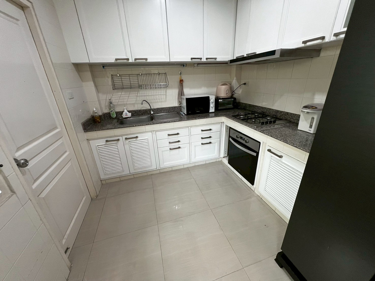 For RentHouseChaengwatana, Muangthong : house, 3 bedrooms, 3 bathrooms, close to HomePro Pakkret, near ISB International School.