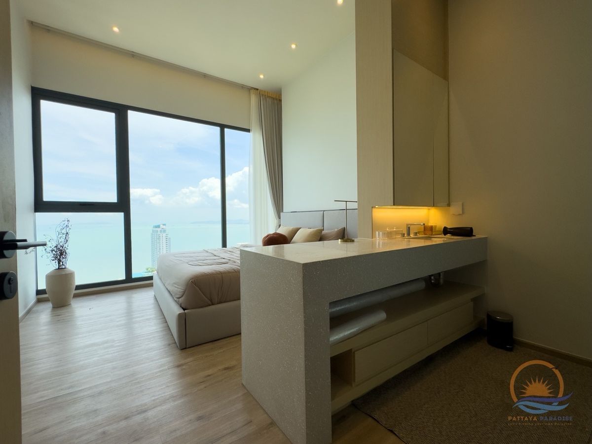 คอนโดพัทยา บางแสน ชลบุรี สัตหีบ : Arom Wongamat - 2 ห้องนอน วิวทะเลชั้นสูง พร้อม Private Jacuzzi ที่ระเบียง