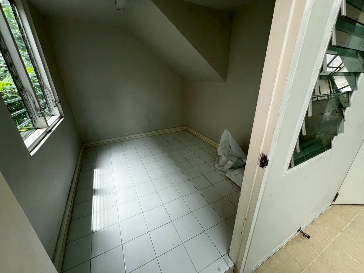 For RentHouseChaengwatana, Muangthong : house, 3 bedrooms, 3 bathrooms, close to HomePro Pakkret, near ISB International School.