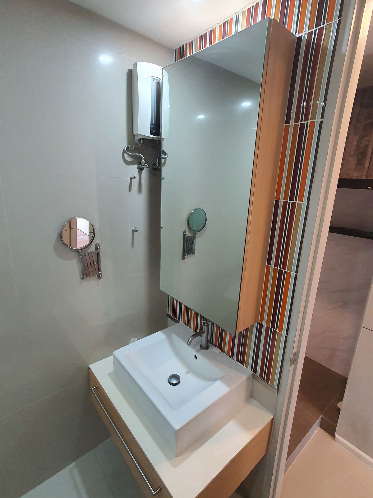 For SaleCondoLadprao, Central Ladprao : The highest in Ladprao, luxury condo 51.9 sqm. Floor 44, the view of all buildings, reserved urgently, Di Issara Ladprao, only 400 meters. To MRT Ladprao, the opportunity of the year, investment today for value tomorrow! Rare Unit Gold location is lower t