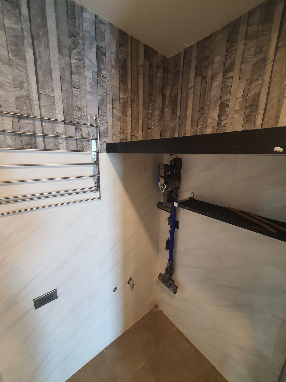 For SaleCondoLadprao, Central Ladprao : The highest in Ladprao, luxury condo 51.9 sqm. Floor 44, the view of all buildings, reserved urgently, Di Issara Ladprao, only 400 meters. To MRT Ladprao, the opportunity of the year, investment today for value tomorrow! Rare Unit Gold location is lower t