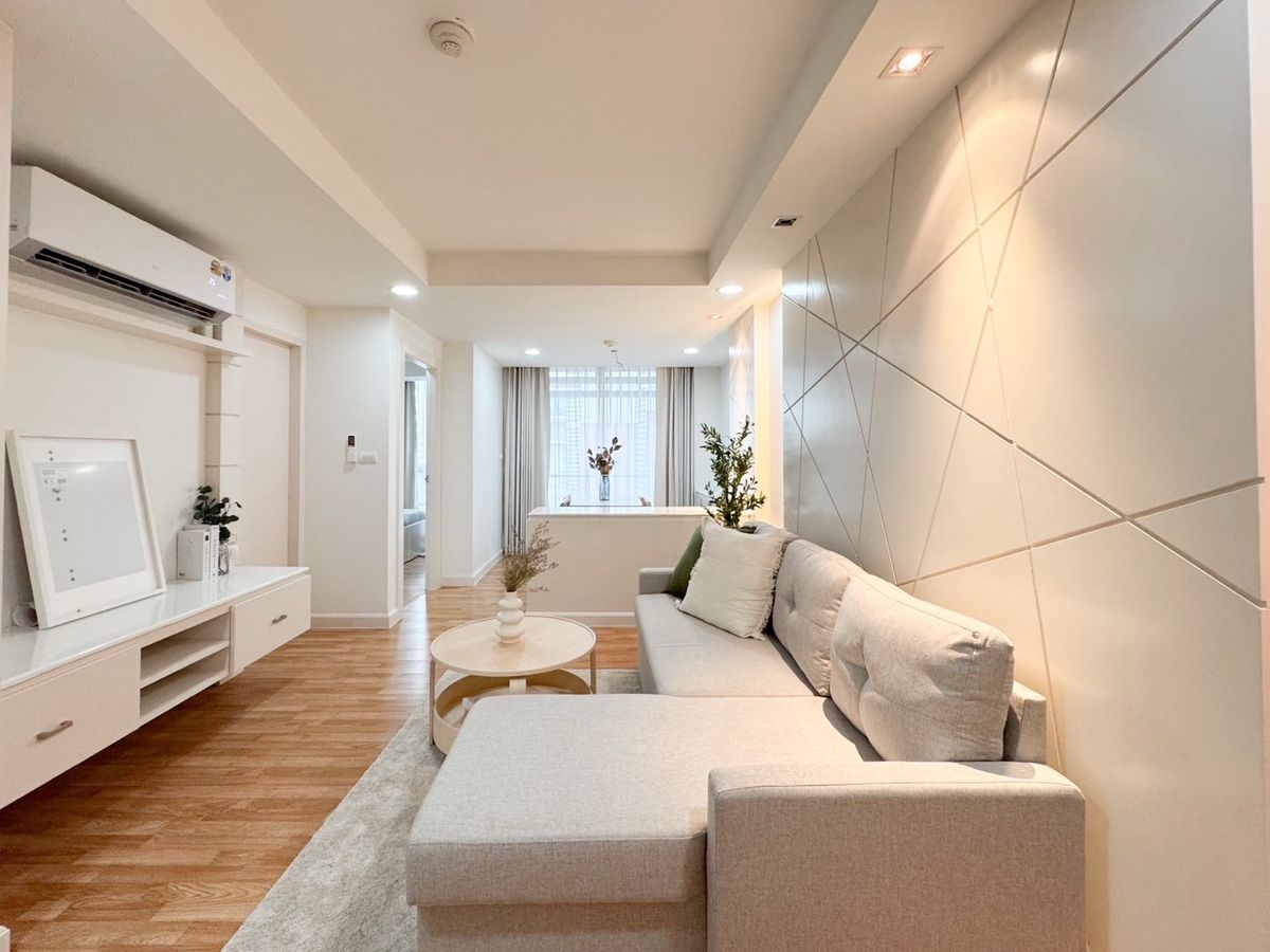 For SaleCondoRatchadapisek, Huaikwang, Suttisan : Large room in Ratchada area, The Kris, Ratchada 17, free transfer!