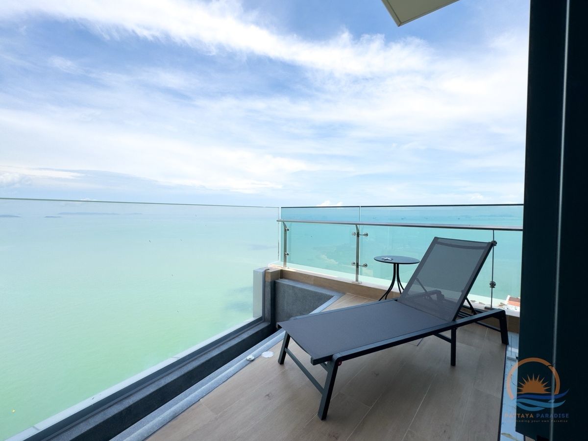 คอนโดพัทยา บางแสน ชลบุรี สัตหีบ : Arom Wongamat - 2 ห้องนอน วิวทะเลชั้นสูง พร้อม Private Jacuzzi ที่ระเบียง