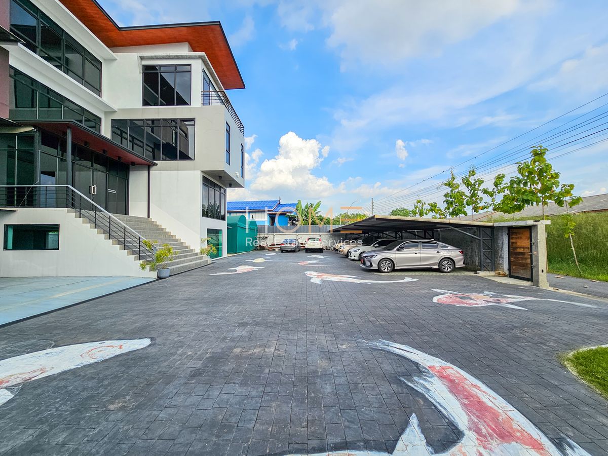 ขายสำนักงานนวมินทร์ รามอินทรา : อาคารสำนักงาน สุขาภิบาล 5 ซอย 22 / 4 ชั้น (ขาย), Office Building Sukhaphiban 5 Soi 22 / 4-storey (FOR SALE) TAN501