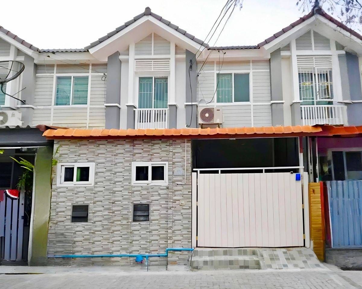 For RentTownhomeRama 2, Bang Khun Thian : Rent a Townhome, Pruksa Ville 53/2 Sakae Ngam - Rama 2, near Lotus Rama 2, just 5 minutes.