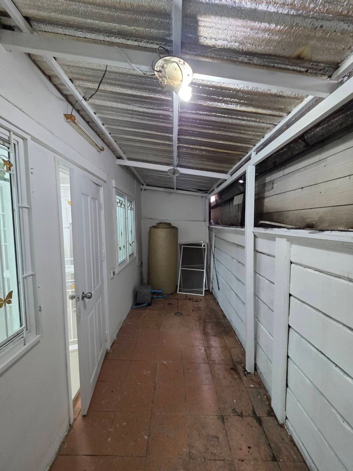 For RentTownhomeRama 2, Bang Khun Thian : Rent a Townhome, Pruksa Ville 53/2 Sakae Ngam - Rama 2, near Lotus Rama 2, just 5 minutes.