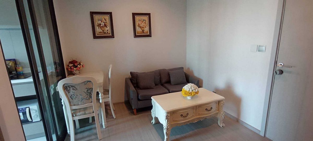 For RentCondoOnnut, Udomsuk : *** Rental of Life Sukhumvit 62 condominium 1 bedroom, 1 bathroom, 30 sq.m., floor 12, full condition, ready to stay, rent 15,000 baht/month, negotiable price.