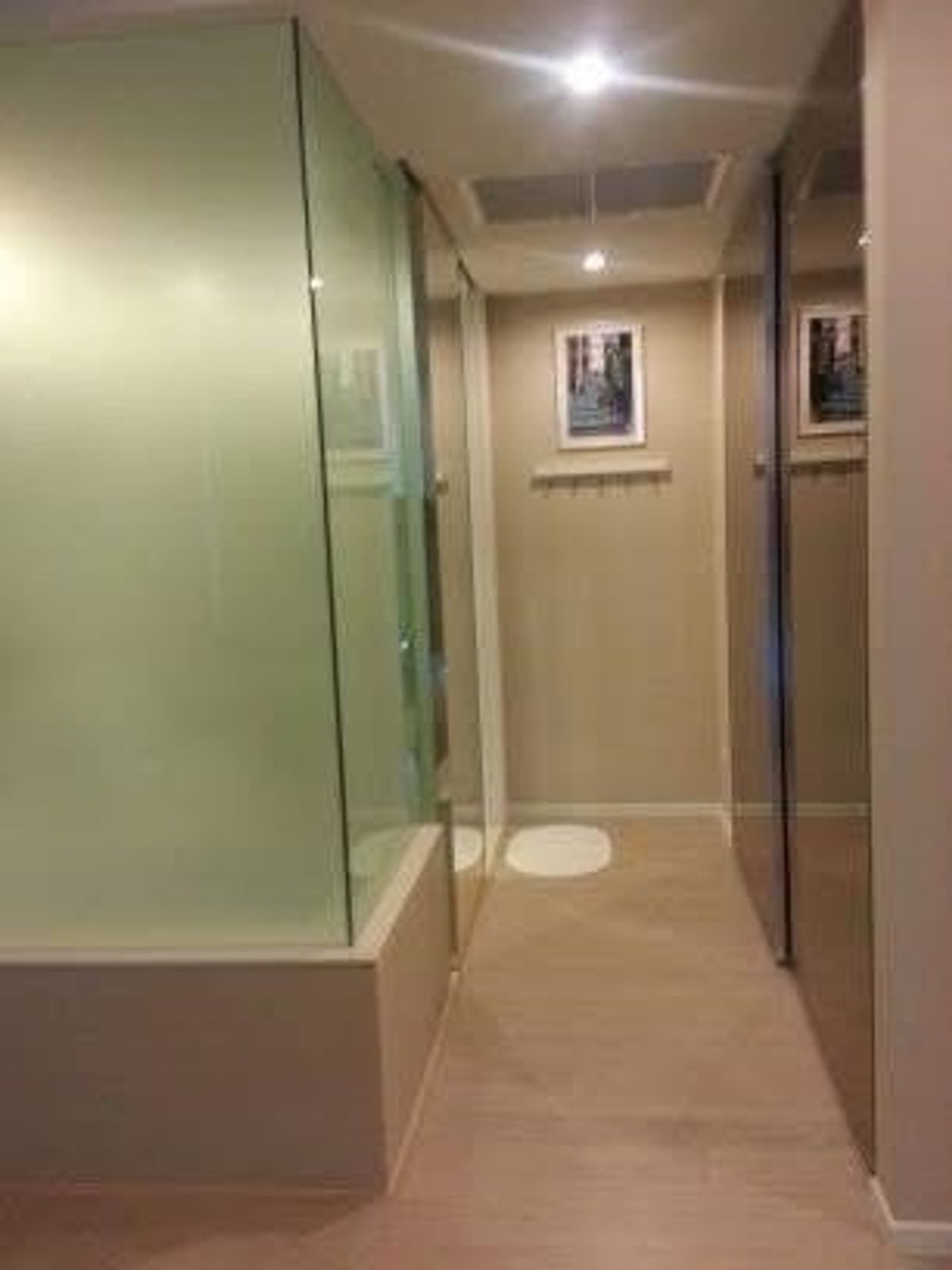 ให้เช่าคอนโดสุขุมวิท อโศก ทองหล่อ : For Rent : The Room Sukhumvit 21
Close to MRT & BTS Asoke
( 20th Floor , 50 Sqm 