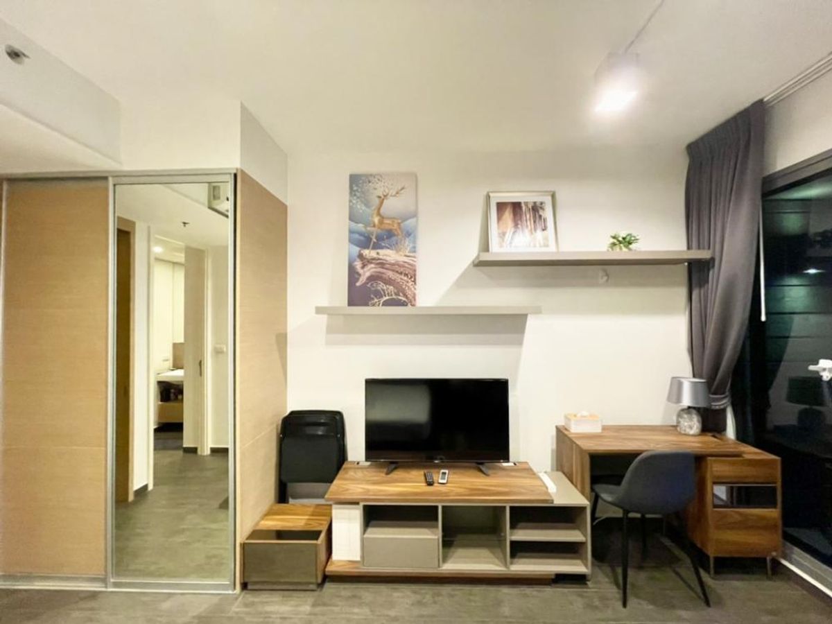 ให้เช่าคอนโดสุขุมวิท อโศก ทองหล่อ : ปล่อยเช่าด่วน คอนโด The Lofts Ekkamai ติดรถไฟฟ้า BTS เอกมัย 33 ตรม ห้องใหญ่ ติดสวนสวย
