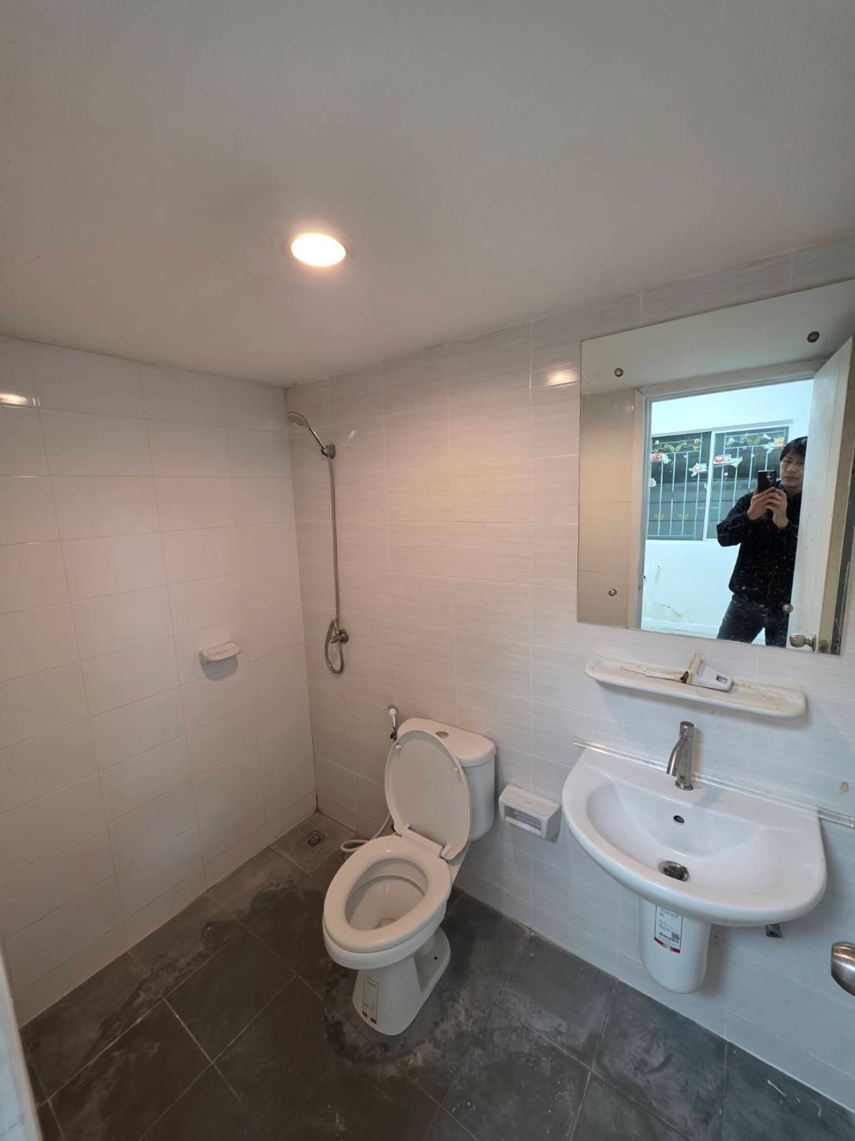 For RentTownhomeRama 2, Bang Khun Thian : Rent a Townhome, Pruksa Ville 53/2 Sakae Ngam - Rama 2, near Lotus Rama 2, just 5 minutes.