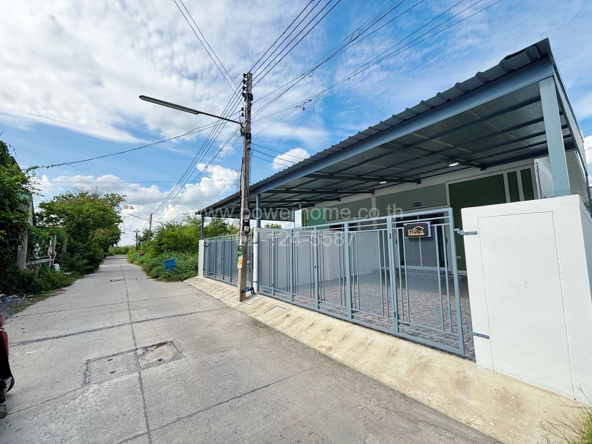 For SaleTownhomeAyutthaya : 1 -story town house, Soi Phayom 10, Liab Khlong Raphiphat, Phayom Subdistrict, Wang Noi District, Phra Nakhon Si Ayutthaya Province