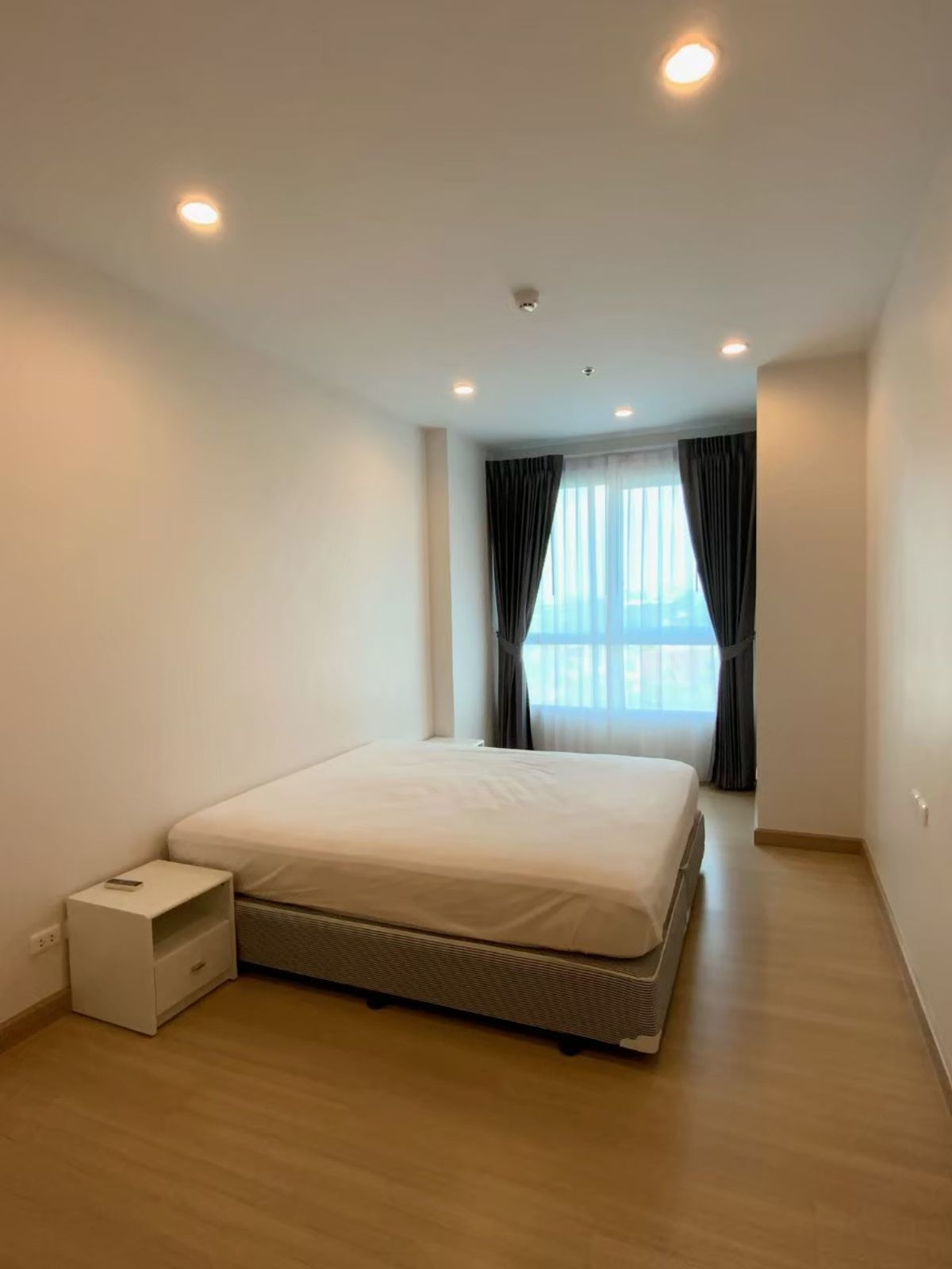 For RentCondoSathorn, Narathiwat : P-117119 Condo for rent Supalai Lite Ratchada - Naradhiwas - Sathon fully furnished (Confirm again when visit). 