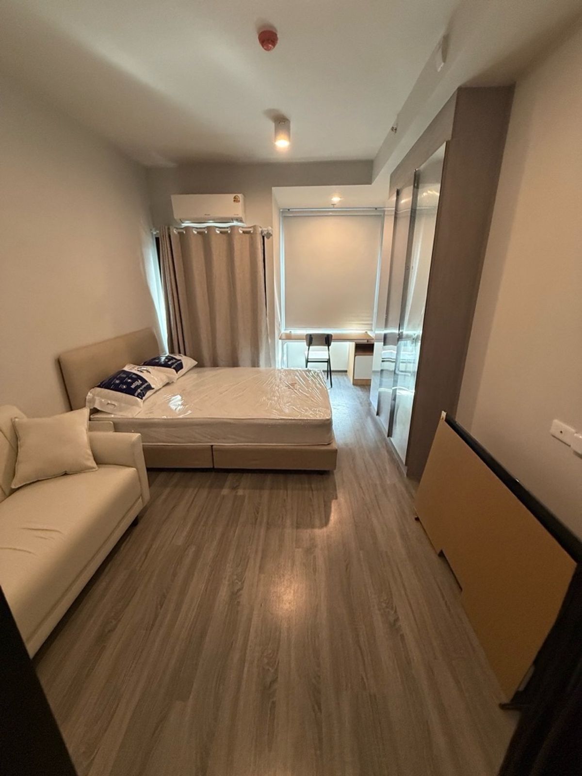 For RentCondoSeri Thai, Ramkhamhaeng Nida : Ideo Ramkamheang - Lamsali Station 24 SQM Floor 11th