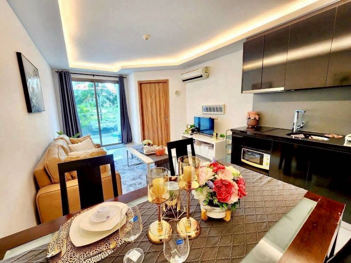 For SaleCondoPattaya, Bangsaen, Chonburi : Club Royal Condominium Resort style condo Near the sea and finding the dow