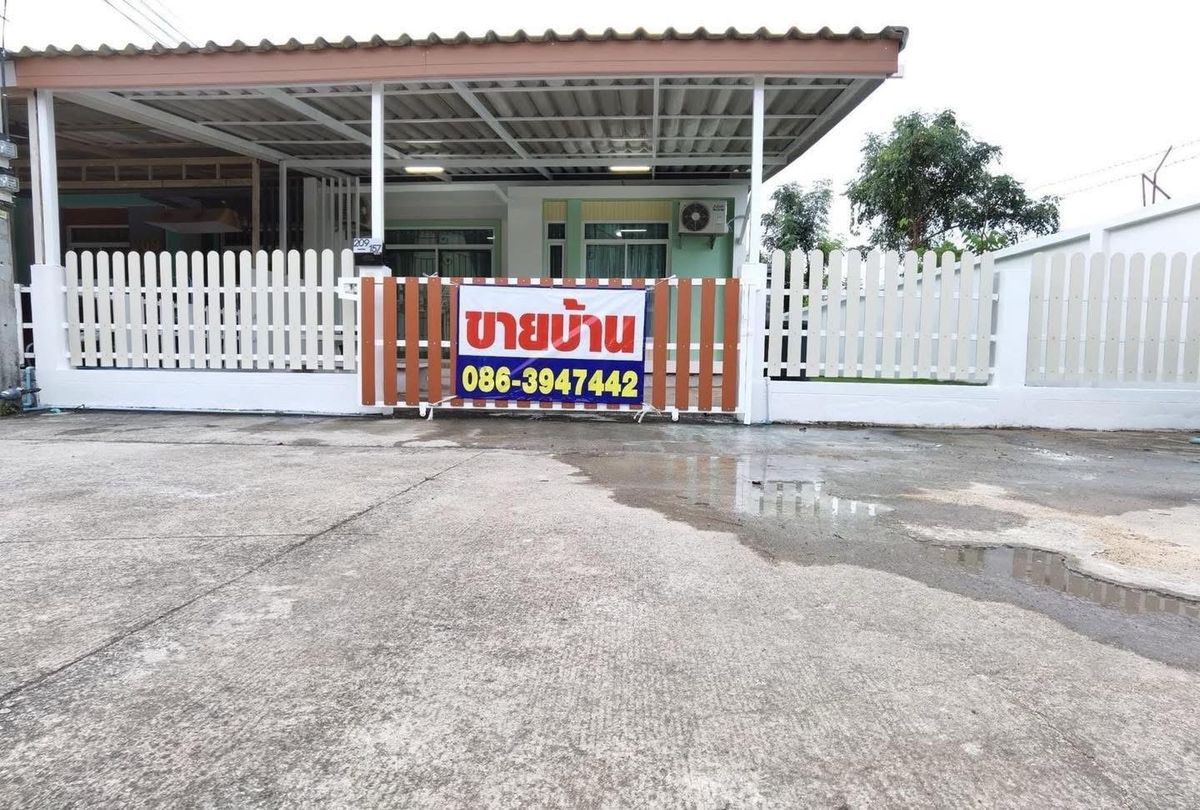 TownhomePrachin Buri : Beautiful corner house, new renovation for rent only 5,500 .-/month 🏡 Near the 304 colony, Prachinburi is convenient to travel.