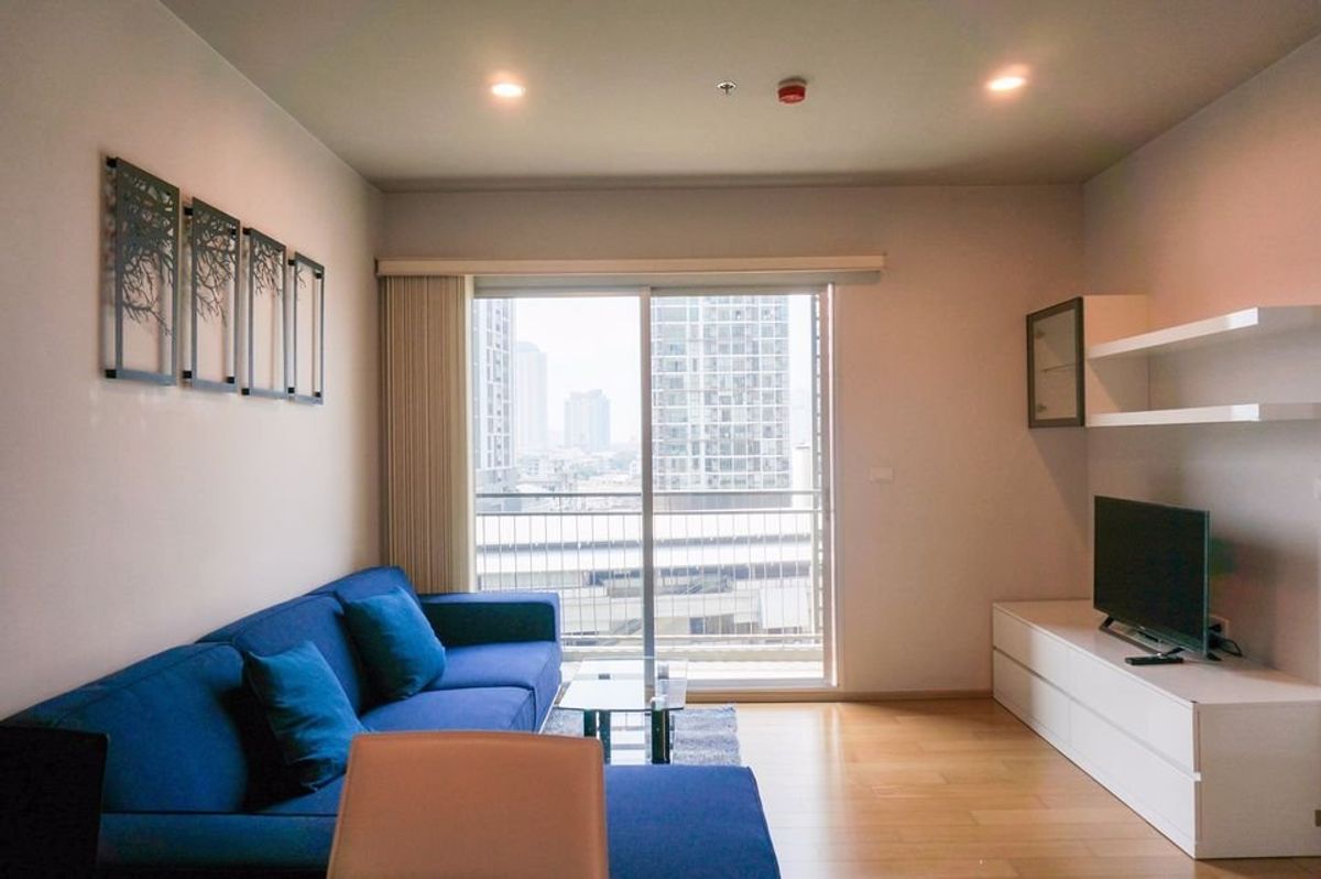 For RentCondoWongwianyai, Charoennakor : Knee RR303 Hive Sathorn, big room, beautiful room, good location, near BTS, Krung Thon Buri