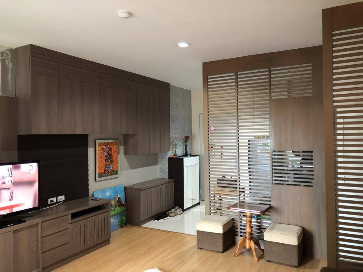 For RentCondoPattanakan, Srinakarin : Beautiful room!! Near BTS Sri Kreetha Station (Yellow Line), only 600 m.