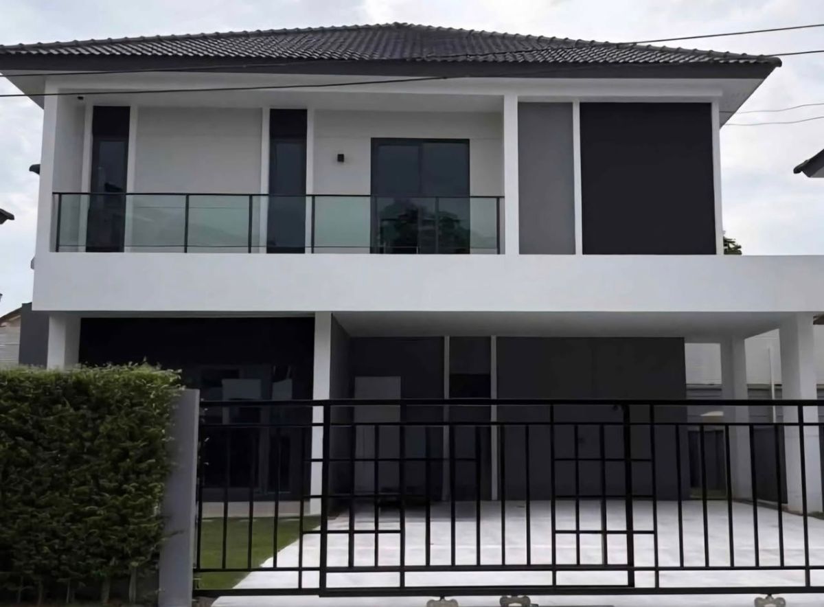 For RentHouse : ให้เช่าบ้านเซนโทร วิภาวดี หลังใหญ่ (บ้านใหม่หลังมุม)