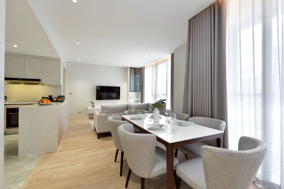ให้เช่าคอนโดสุขุมวิท อโศก ทองหล่อ : Pet-Friendly Condo ให้เช่า 2 ห้องนอน 115 ตร.ม. กลางอโศก ทำเลดีมาก