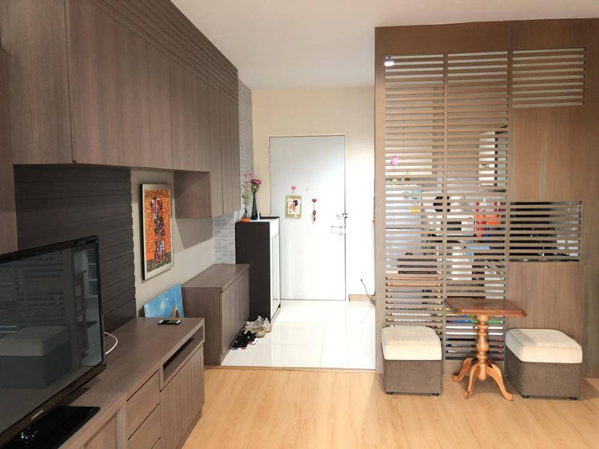 For RentCondoPattanakan, Srinakarin : Beautiful room!! Near BTS Sri Kreetha Station (Yellow Line), only 600 m.